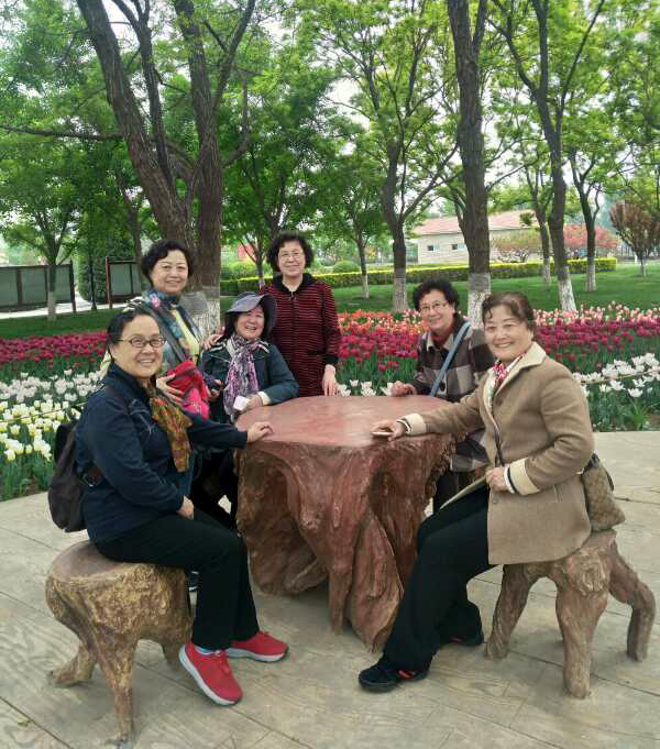 合影2.jpg 合影2.jpg