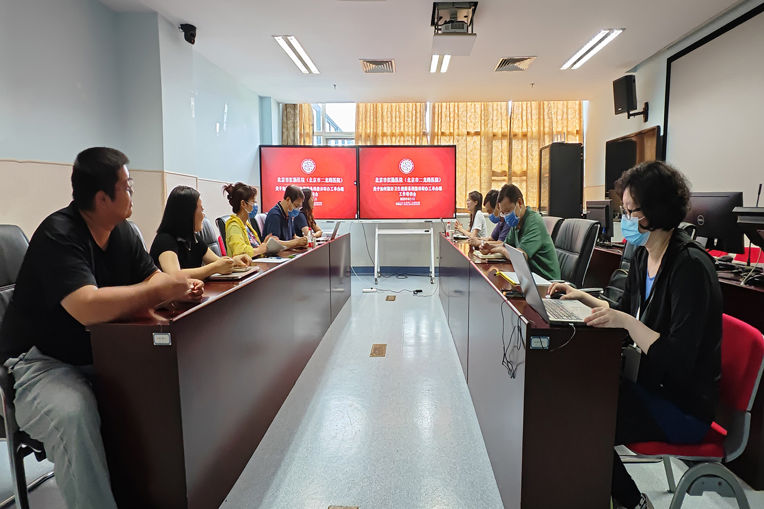 培训现场照片.jpg 培训现场照片.jpg